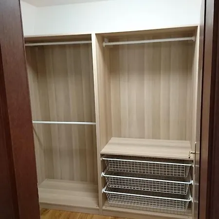 Manes Riverfront Appartement Praag