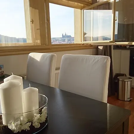 Manes Riverfront Apartment *